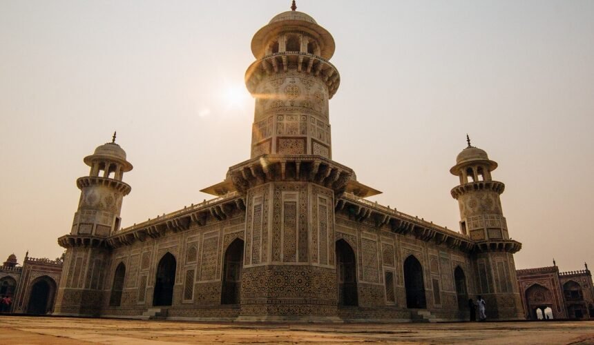 ताजमहल का समय, टिकट बुकिंग और अपडेट